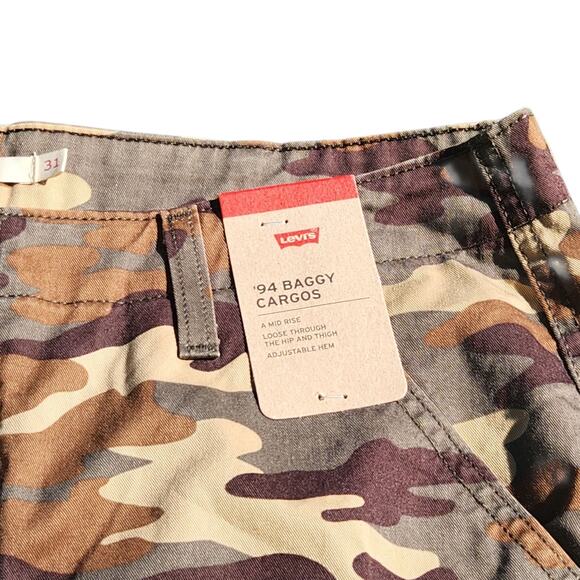 NWT LEVI'S WOMEN'S CARGO PANTS CAMO '94 BAGGY WIDE LEG SZ 10 31x30 STREET WEAR - Picture 9 of 10